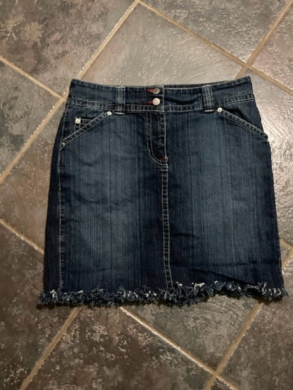 Vintage Y2K New York & Company Dark Blue Denim Mini Skirt with Frayed Hem Size 8